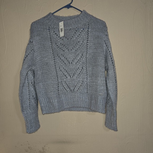 Guess Sweaters - NWT Guess cable knit Chunky gray  sweater Womens Medium
